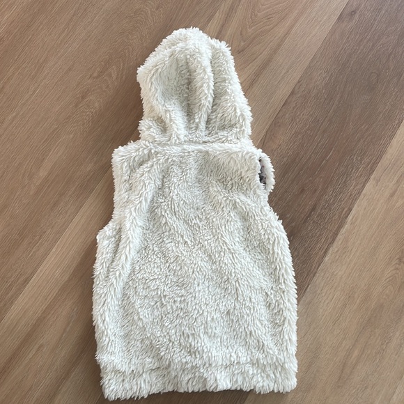 Mini Boden faux fur vest - Picture 3 of 3